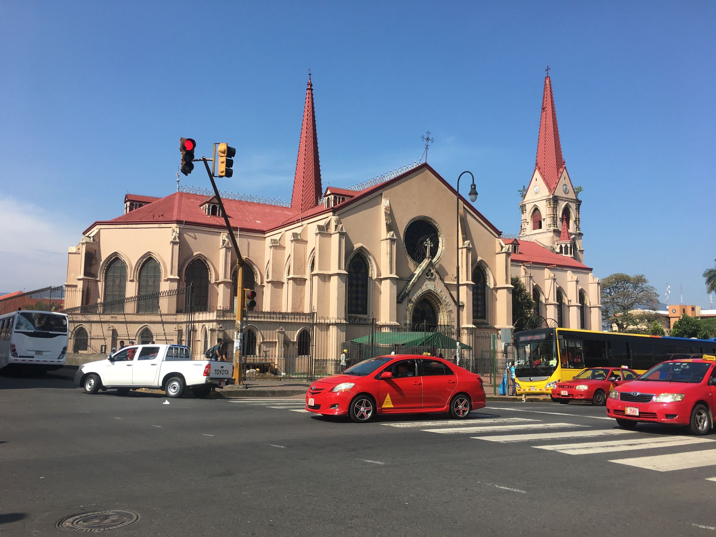 巴拿马同中国建交了吗,巴拿马和美国隔了几个国家