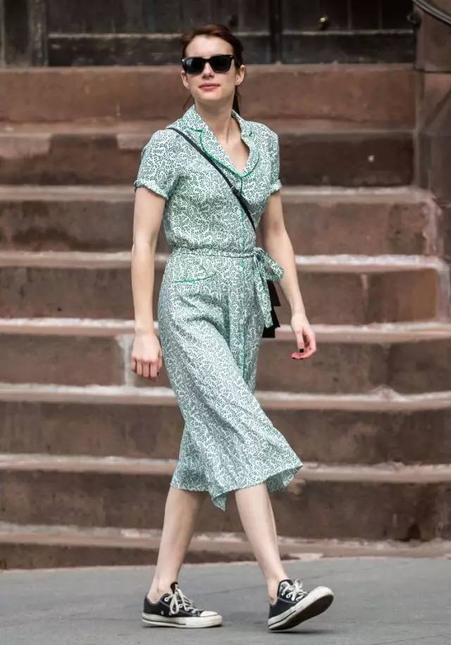 趁衣服打折多买几件,趁换季打折赶紧来挑几套新衣服