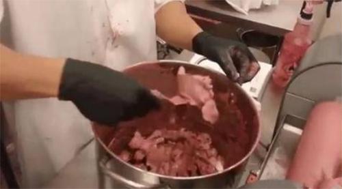 怎么做可以涂在嘴巴上的口红,口红是怎么做的能涂吗