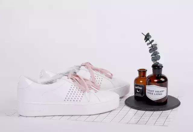 买件大牌犒劳自己！年中大促，7折买Burberry、6折买Jimmychoo！