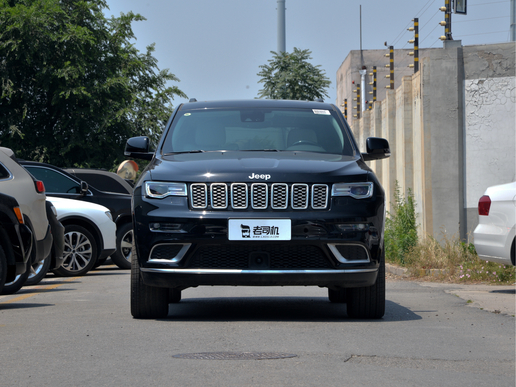 最新款的jeep大切诺基,地表最强suvjeep大切诺基