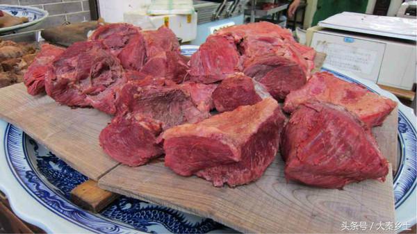 又到了一年一度的小龙虾盛宴了大家如何在家吃到小龙虾？西安这条街美食秒杀回民街统统吃一遍才过瘾？