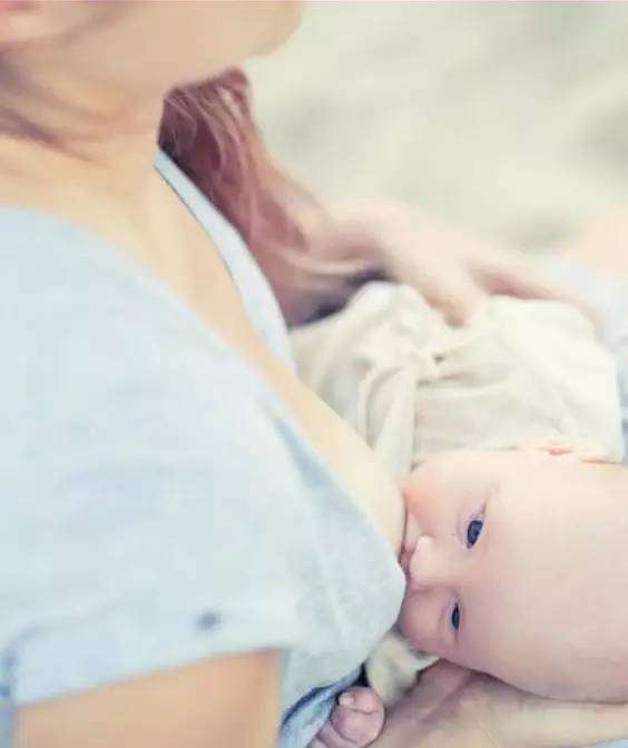 奶粉喂养省心还是母乳喂养累,奶粉喂养选奶粉好难