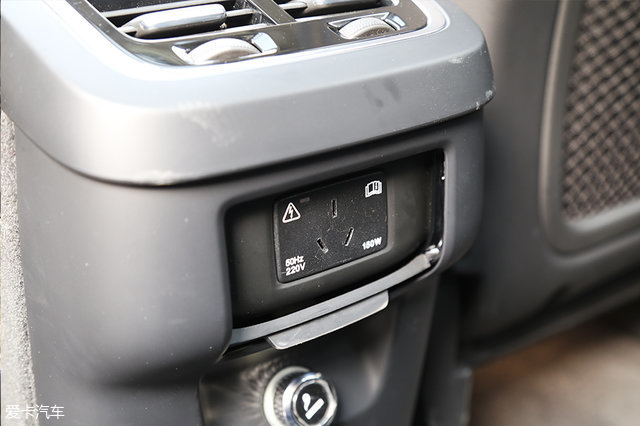 大众途锐对比沃尔沃xc90,大众途锐越野测试xc90