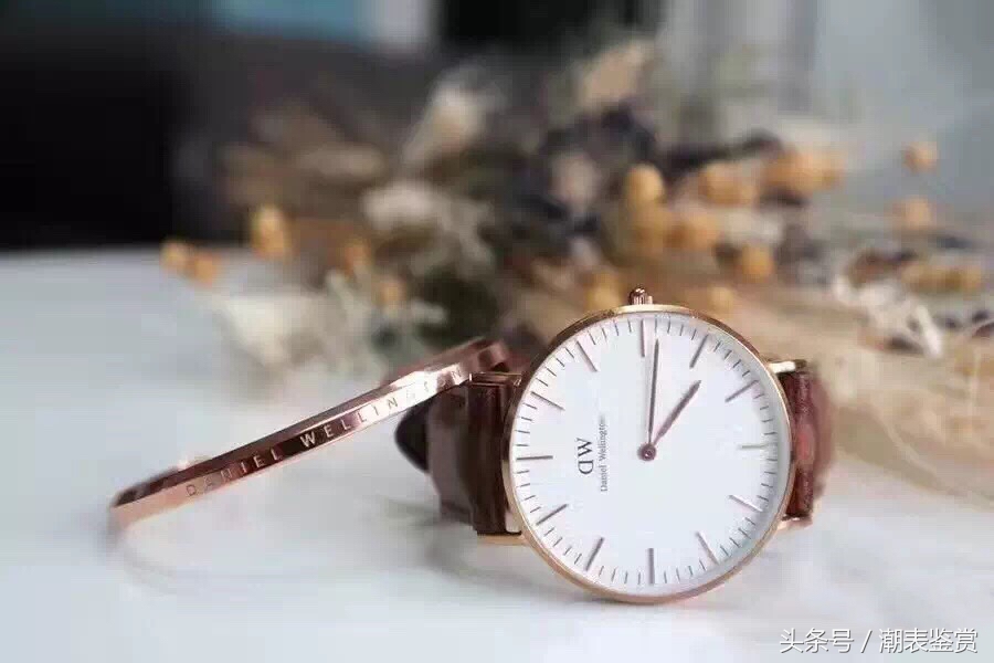 如何辨别dw00100219手表真假 (怎么区分dw手表真假)