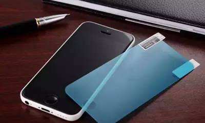 手机钢化膜自己能贴吗,手机可以贴两个钢化膜