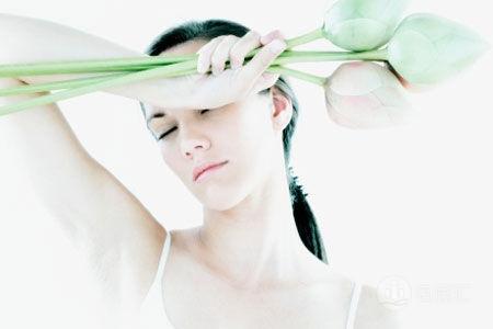 眼睛结膜炎干涩眼红是什么症状,结膜炎用了红霉素眼膏后眼红了