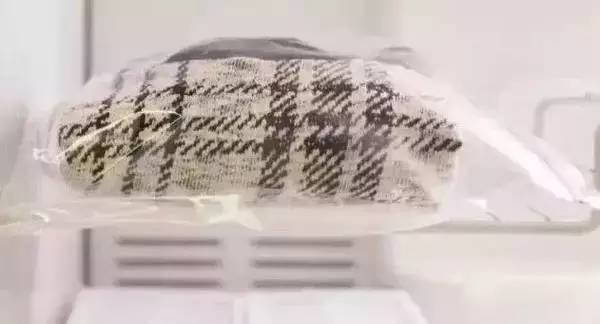 起球的衣服怎样处理后再不起球了,衣服起球修复最简单方法