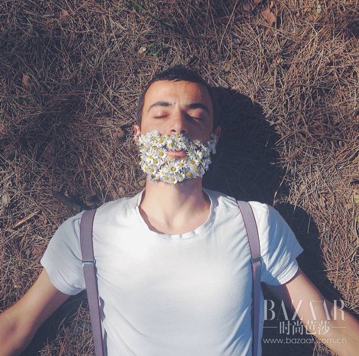 旅行照这么摆pose就很好看,出门旅游拍照姿势ins