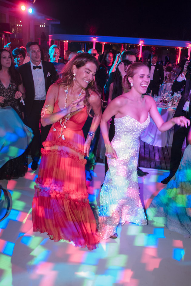 施华洛世奇5月生辰石戒指,施华洛世奇钻石是水晶还是玻璃