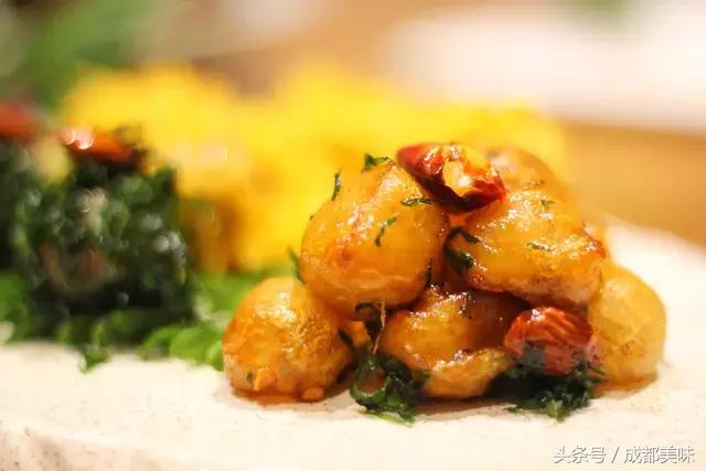 硬是歪得起飞！这家店包含四季，还扬言要吞吐万物！