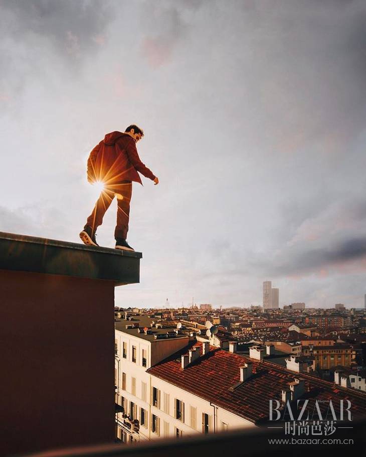 旅行照这么摆pose就很好看,出门旅游拍照姿势ins