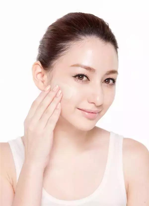 当你拿出身份证的那一刻,亮出你的护照照片