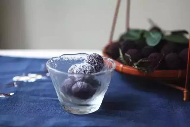 杨梅核吞下去有啥用,杨梅核吞下去肠子破了