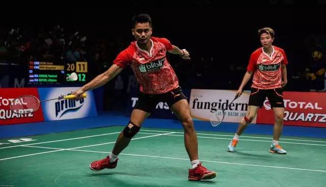 近距离观看蔡赟指导教学,蔡赟左右手双打轮转教学