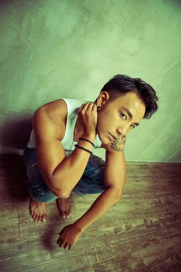 小张震,张震少年时期