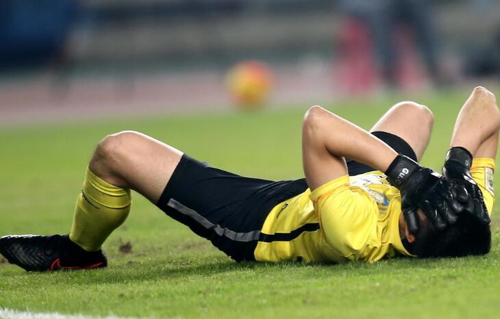 曾诚中超门将,曾诚王大雷颜骏凌三大门神视频