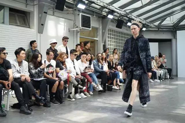 vetements摆烂短袖,vetements新款bomber