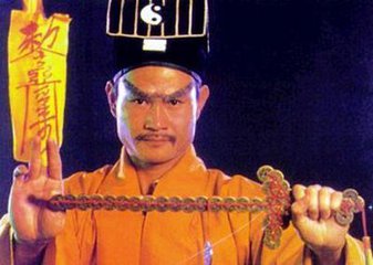 救僵清道夫钱小豪手拿的剑,救僵清道夫钱小豪