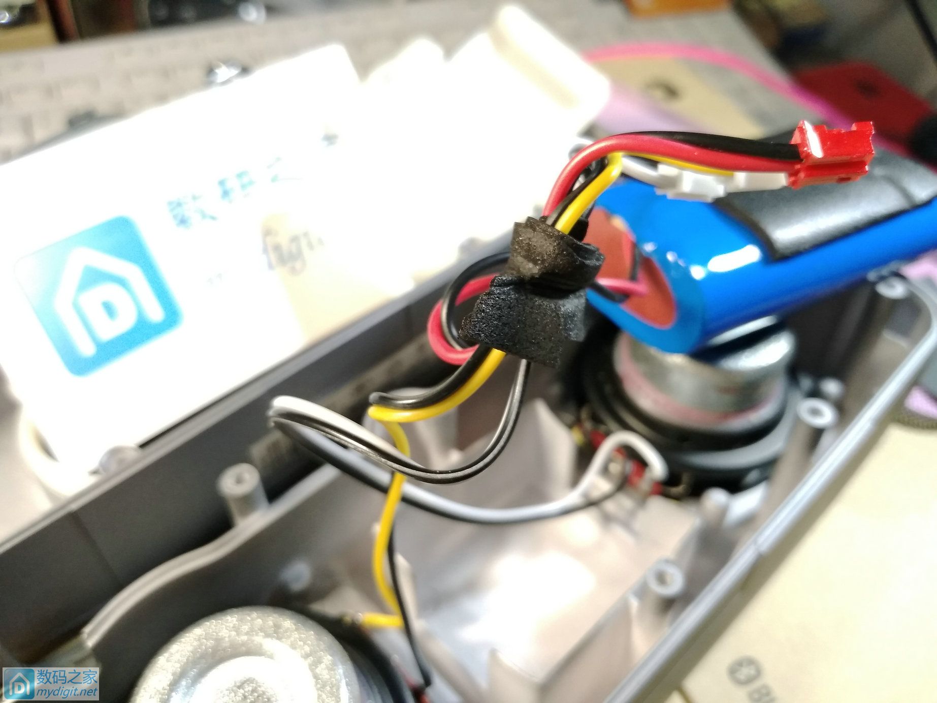 小霸王d50蓝牙音箱拆解视频,比小米更好的音响