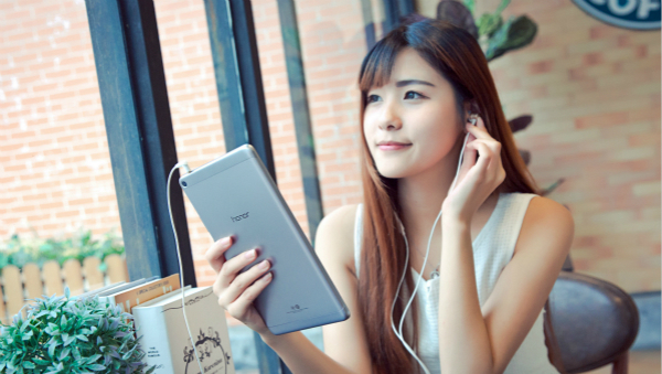 荣耀畅玩平板2好吗,荣耀畅玩平板2是全贴合吗