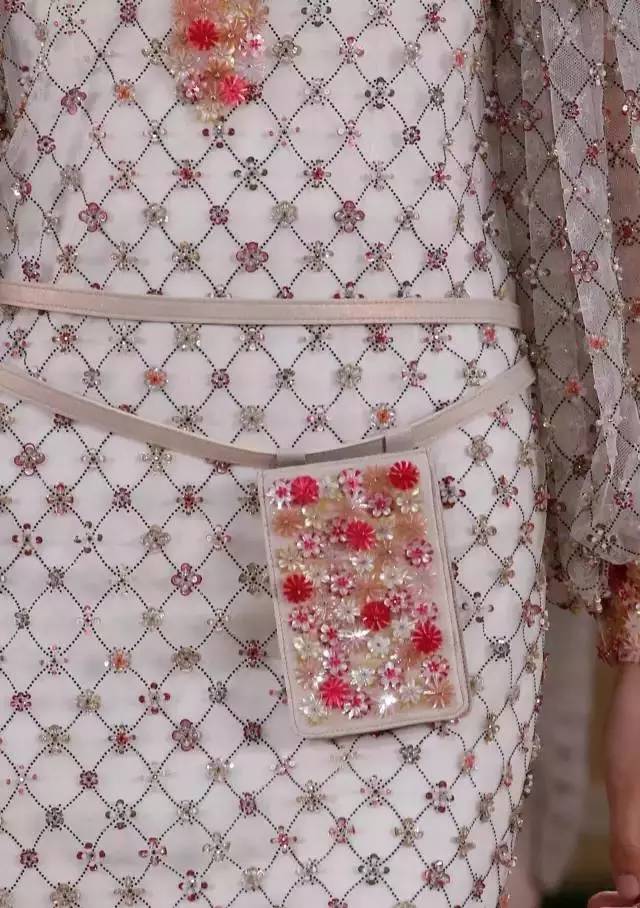 苹果呸来了|我把手机弄那么好看，就是为了这装逼一刻