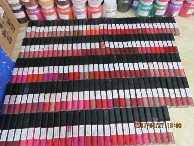 你辛辛苦苦代购的资生、倩碧等化妆品，或许来自小作坊