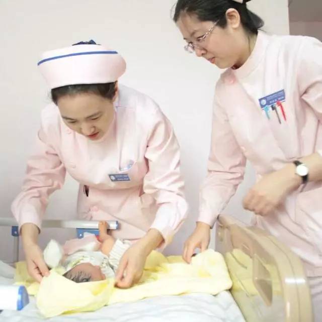 产科医生日记：双胎宝宝降生记