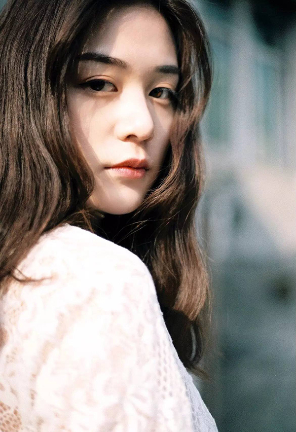 模特面部表情和动作,模特摆姿僵硬怎么拍摄