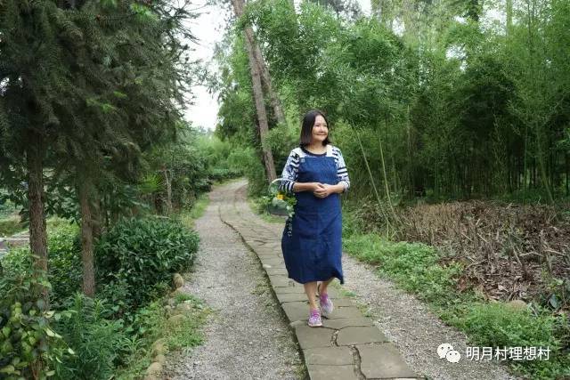 成都明月村值得去吗,成都附近的明月村在哪里