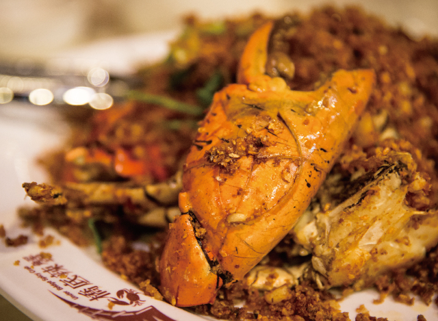 香港丨我们拍了24张香港，从中看到了困顿、欲望和爱