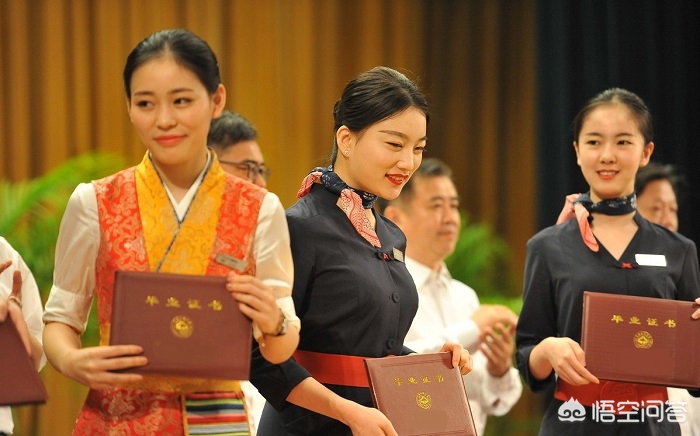 初中毕业和高中毕业读大专一样吗,初中毕业上的大专是全日制大专吗