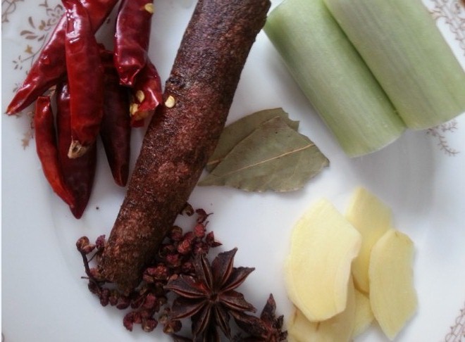 不一样的西红柿炖牛腩,番茄牛肉面和红烧牛肉面一起煮