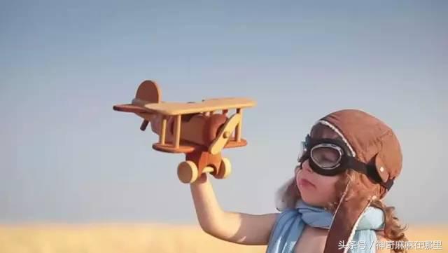 一个人带婴儿坐飞机有不便吗,带娃坐飞机会疯吗