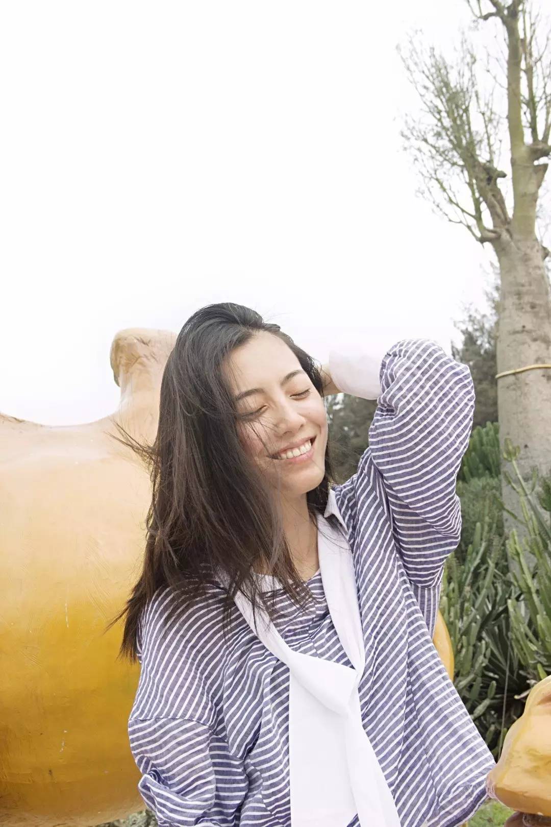 发量多简单又好看的头发造型教程,如何拍头发发丝好看