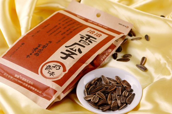 一把瓜子一勺油,一口瓜子满口油是真是假