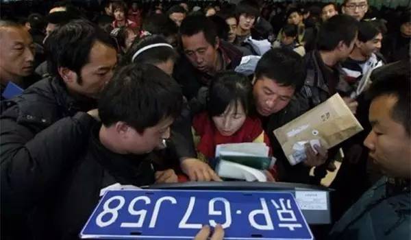 公车拍卖的车能买吗,公车拍卖划算吗