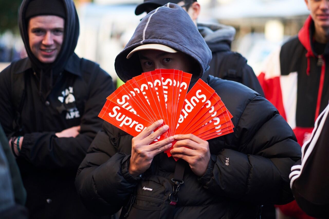 为了穿上死贵的LV,我决定去应聘Supreme的模特一职