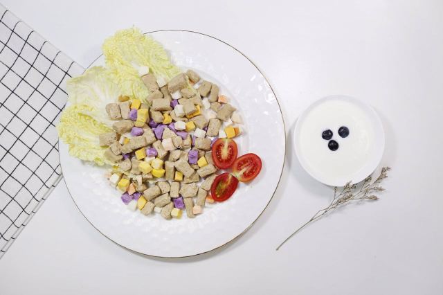 我们用米其林餐厅的调调，给狗粮做了一次整容手术