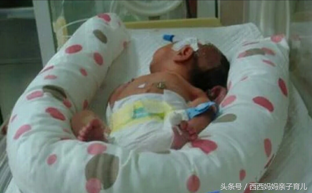 婴儿刚出生因妈妈感冒住监护室,新生儿高烧一直不退怎么办