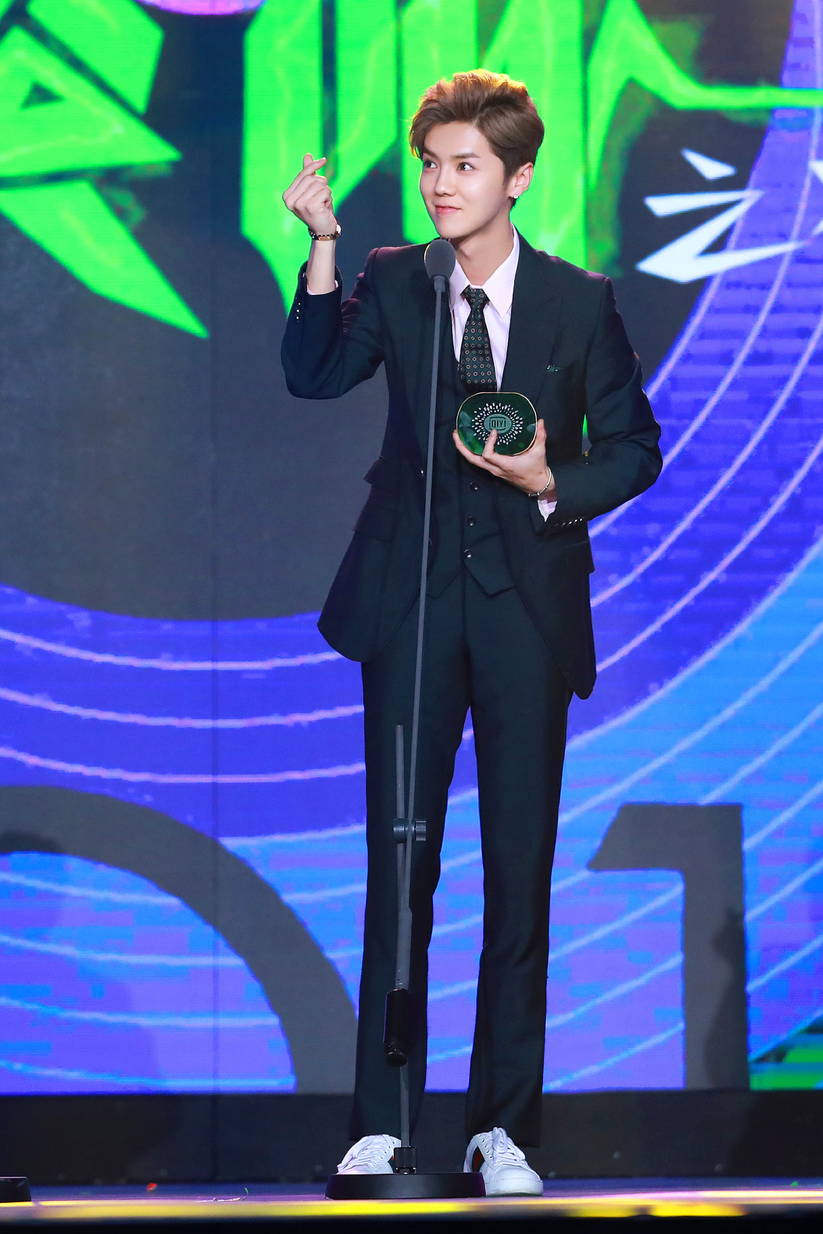 鹿晗和粉丝的一个约定,鹿晗写给粉丝的信