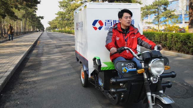 有人说快递员是份好工作，但你知道他们的背后承担着什么吗？