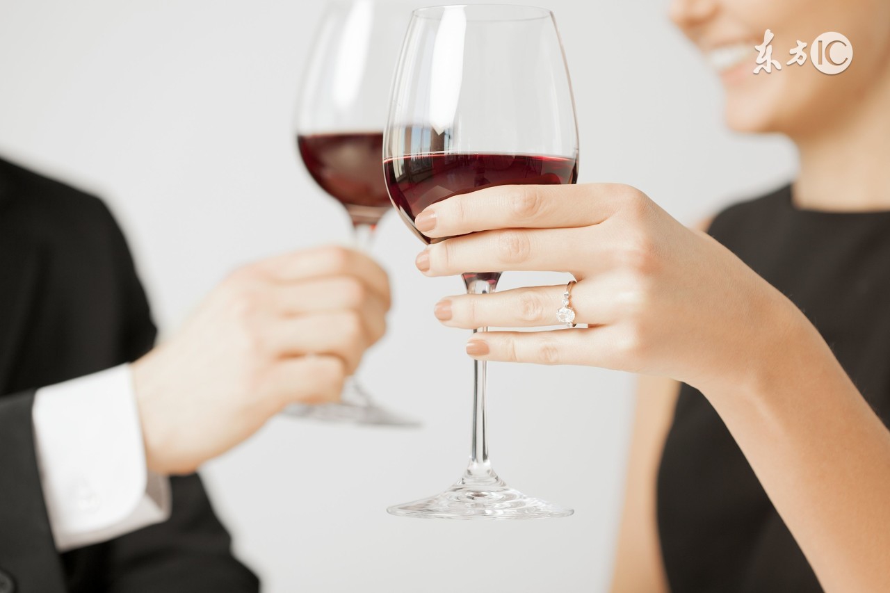 科学家发现:即使是适量饮酒,也会对人体最重要的部位产生危害|美国饮酒指南被指太宽松