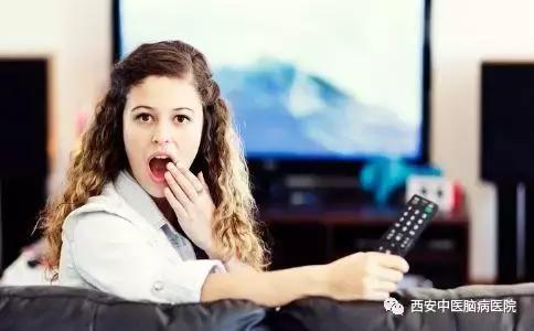 开车时犯困最简单的提神方法,下午犯困怎么缓解