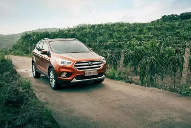 一台能买菜带娃下工地的“超跑”，评测2017款福特翼虎