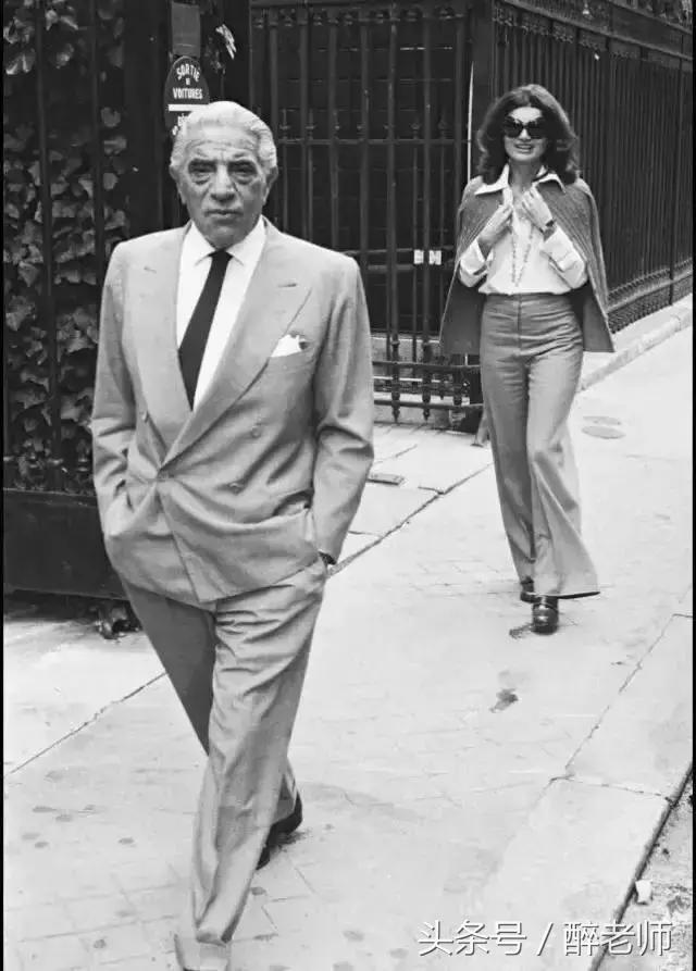 杰奎琳穿着带血的衣服,杰奎琳的眼泪音频