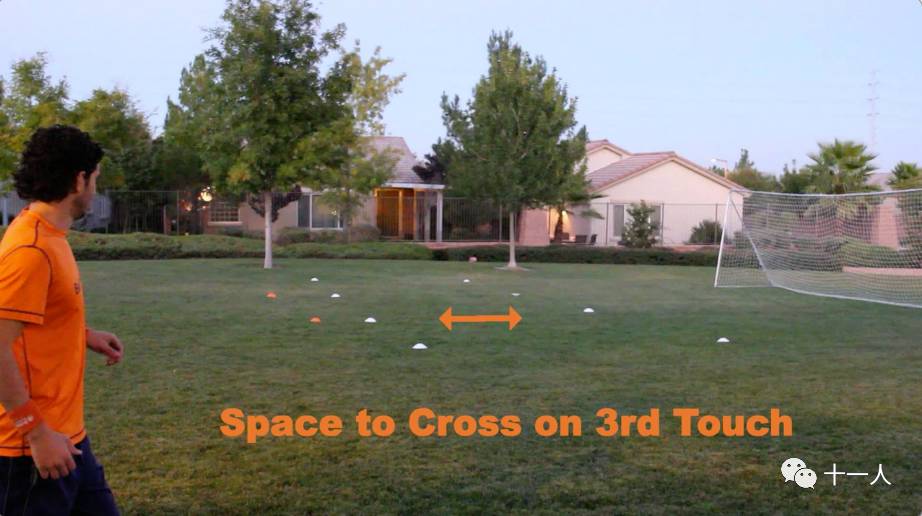 足球长传技巧详细解析,足球边路传中技巧教学