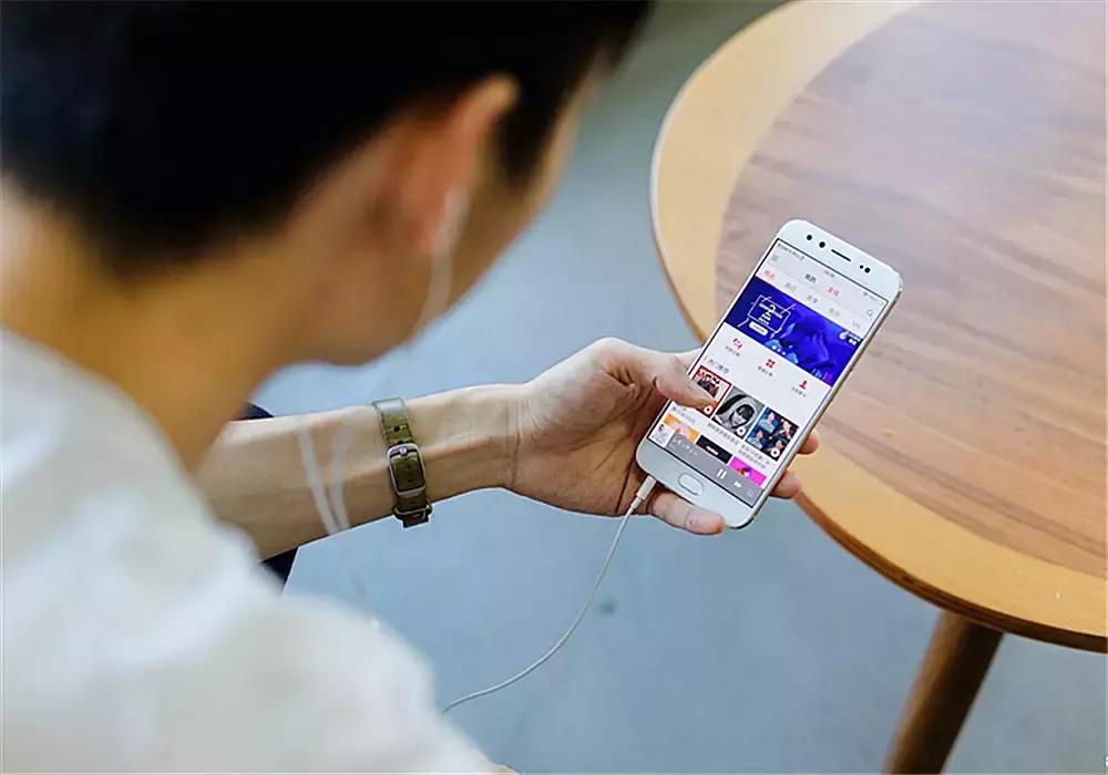 手机一进微信就卡死,手机意外卡死