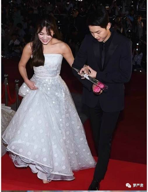 宋仲基宋慧乔白天揽腰秀甜蜜,宋仲基宋慧乔甜蜜太阳后裔