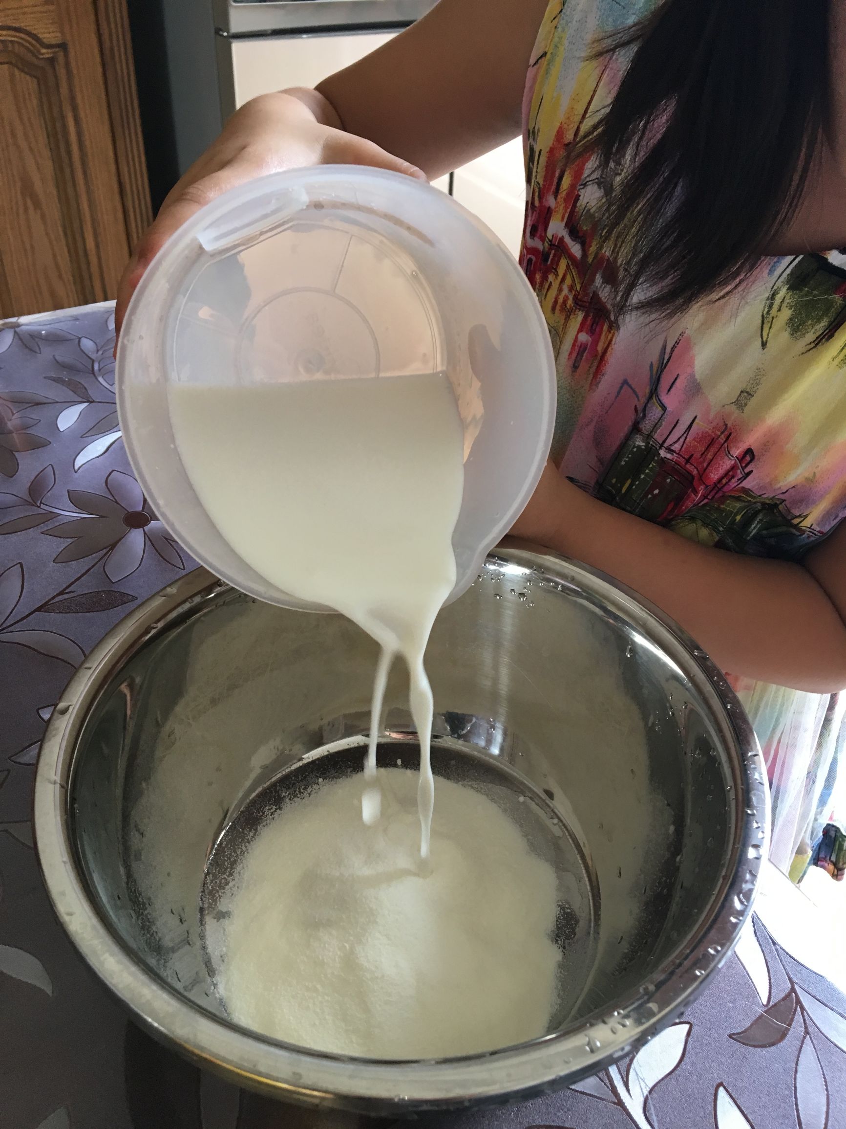 清凉一夏冰淇淋自制教程,夏日的清凉冰激凌怎么做